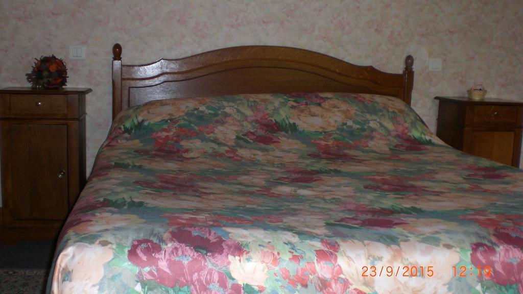 Auberge De L'Atre Quarré-les-Tombes Szoba fotó
